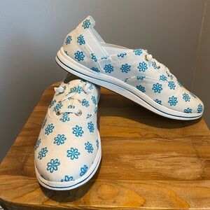 Clarks White and Blue Floral Sneakers NWOT